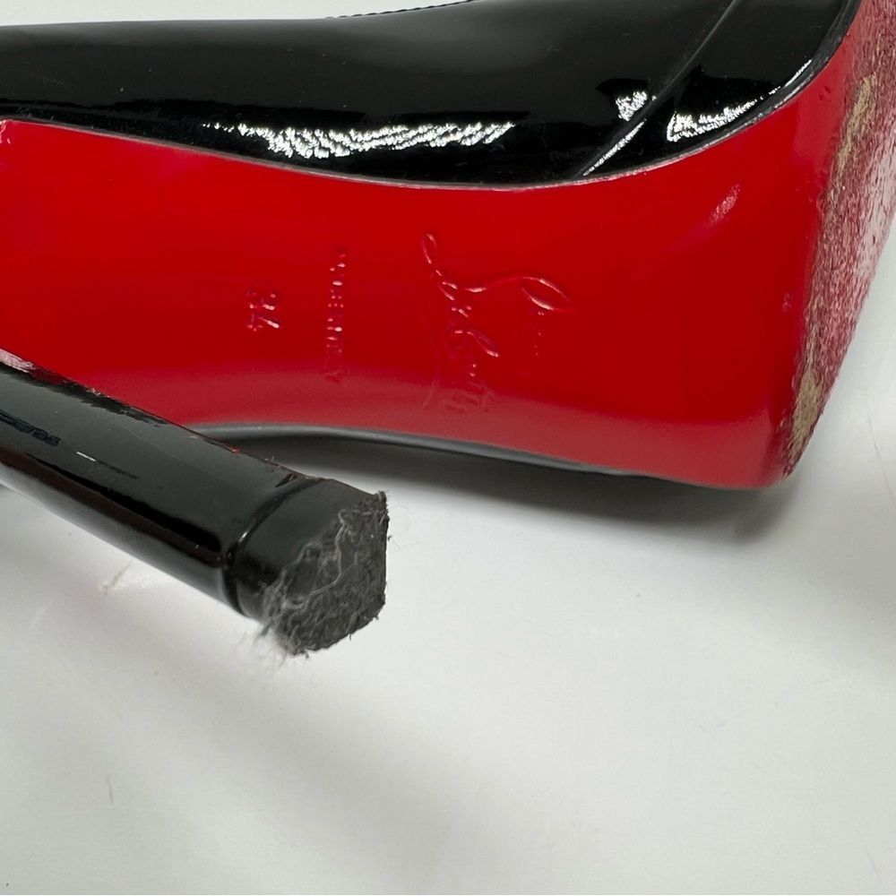 Christian Louboutin Pointy Toe Black Shiny Leather Heels Red Bottoms Size 34 / 4 - Picture 9 of 9